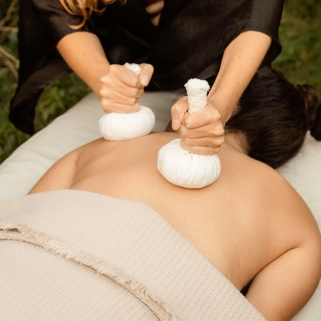Full Body Herbal Bundle Massage